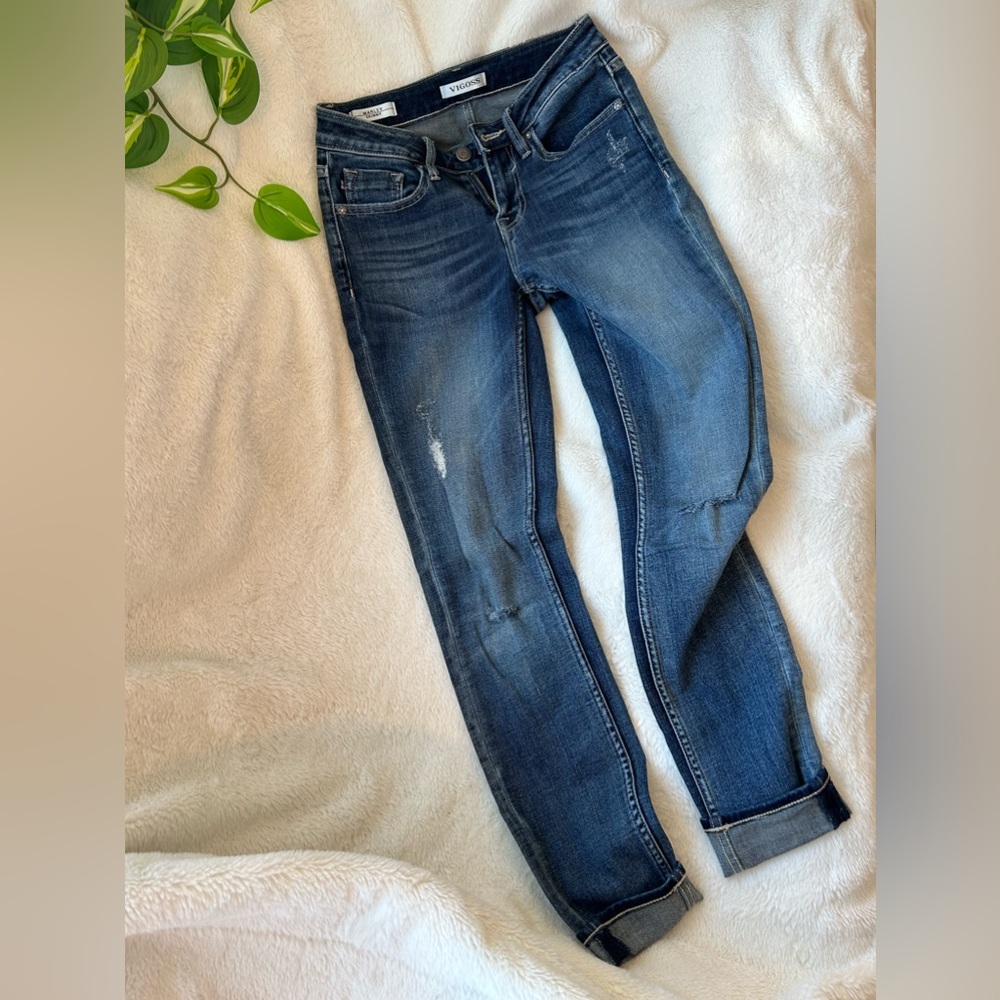 Vigoss Marley skinny, blue wash, knee holes, cuffed hem